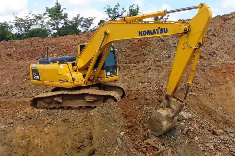 Экскаватор Komatsu PC200 LC8